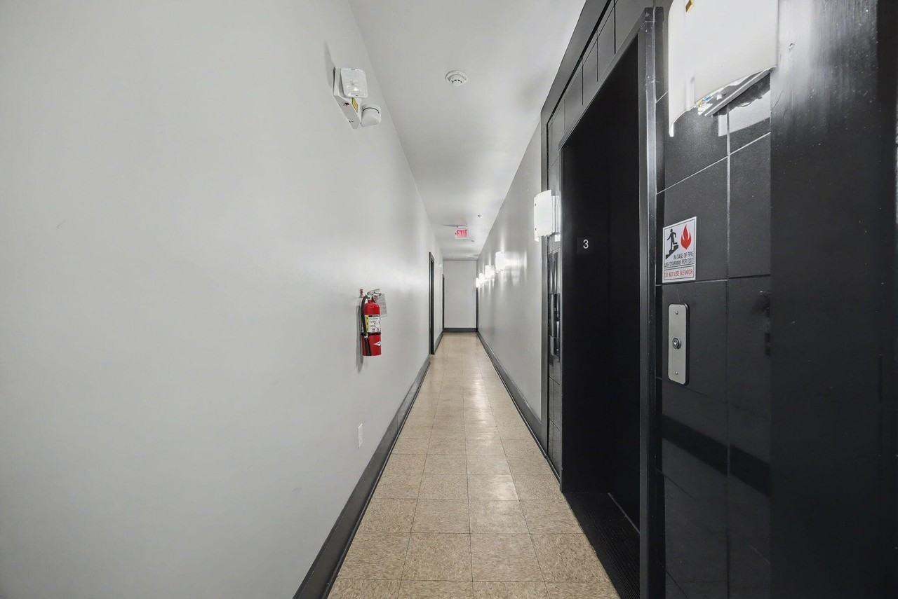 261 S Limestone Unit 304 - Photo 5 of 50