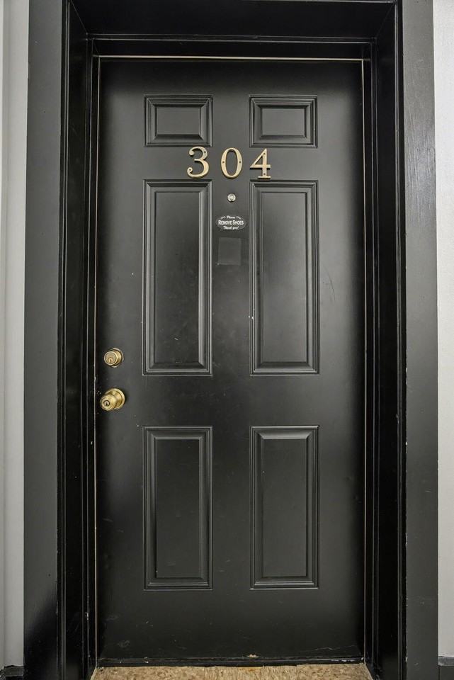 261 S Limestone Unit 304 - Photo 6 of 50