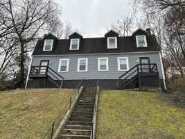 featured image of 302 Clay St