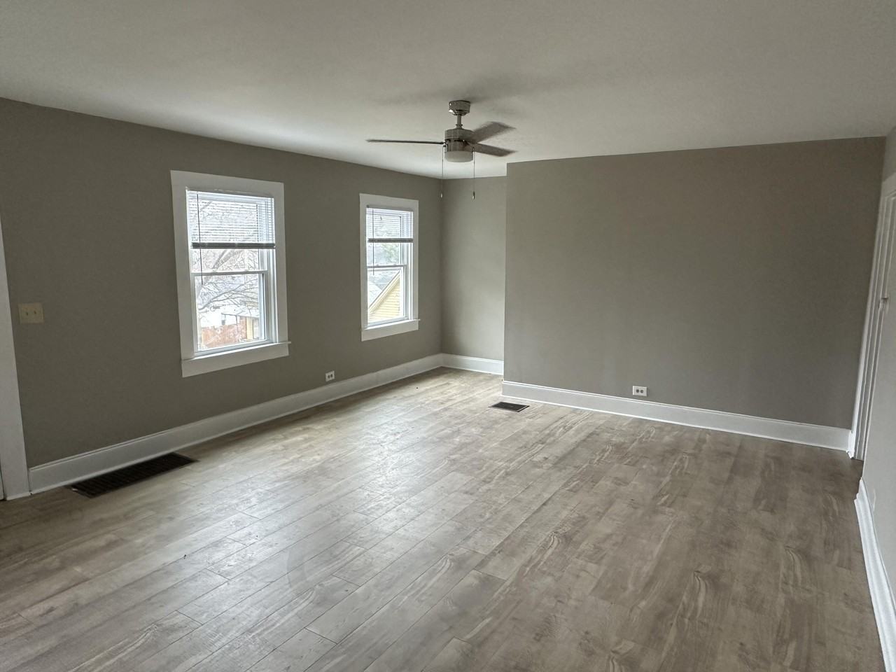 302 Clay St - Photo 3 of 44