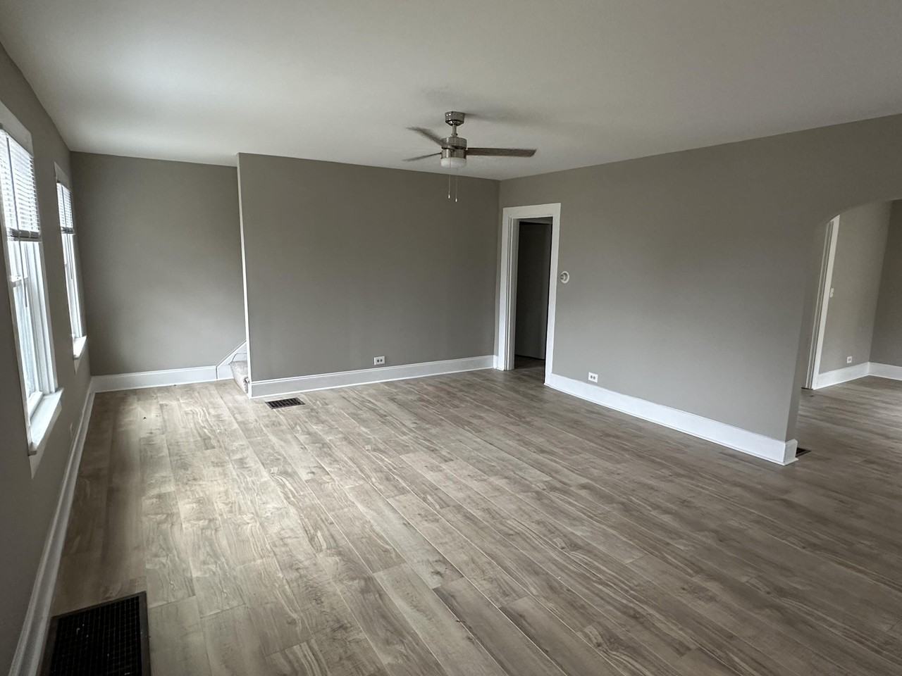 302 Clay St - Photo 5 of 44