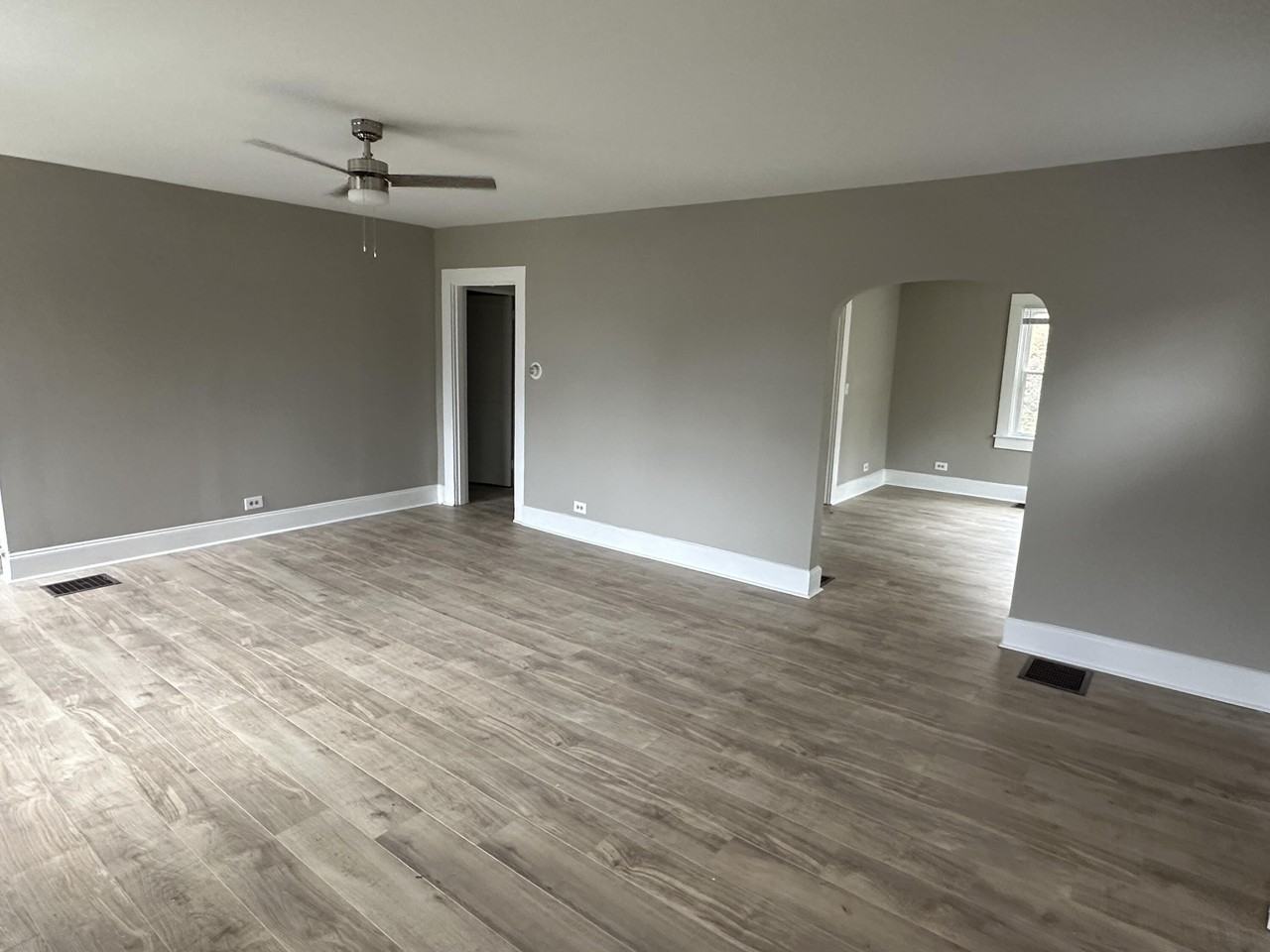 302 Clay St - Photo 7 of 44