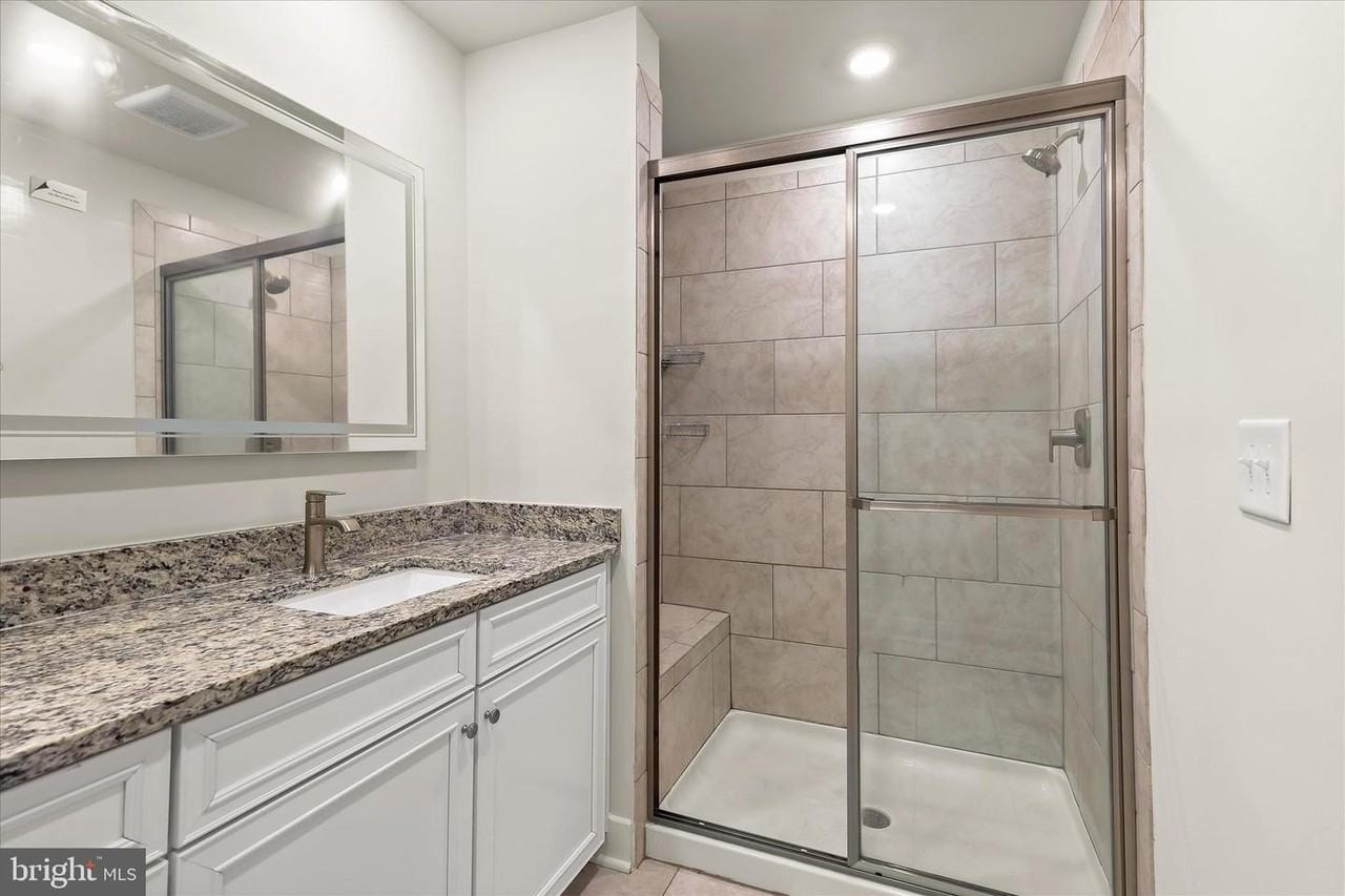 304 Sweetbay Rd - Photo 2 of 50