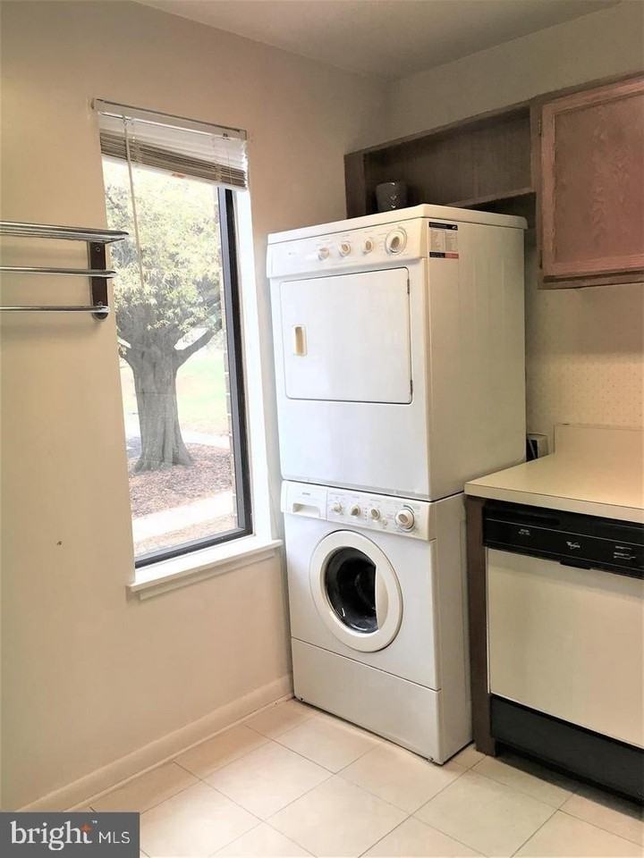 5482 Cedar Ln - Photo 6 of 11