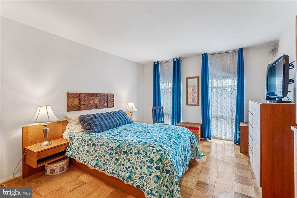 9039 Sligo Creek Pkwy - Photo 5 of 50