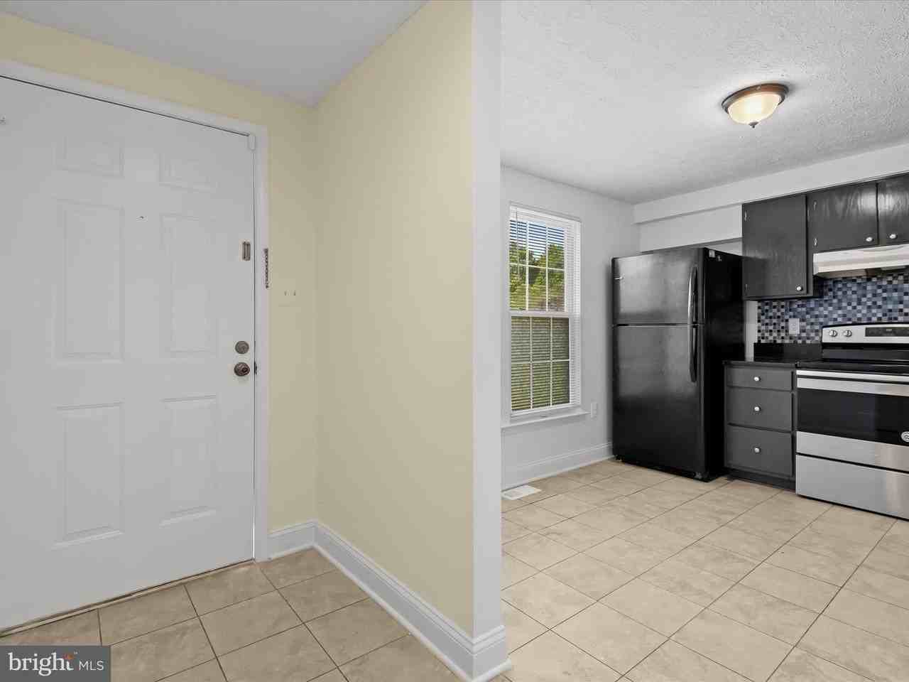 23 Ivy Oak Ct - Photo 2 of 33