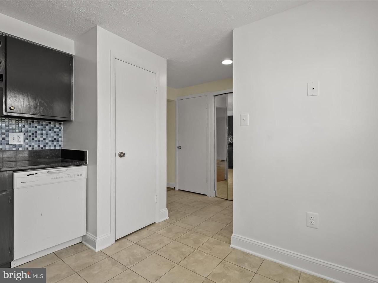 23 Ivy Oak Ct - Photo 5 of 33