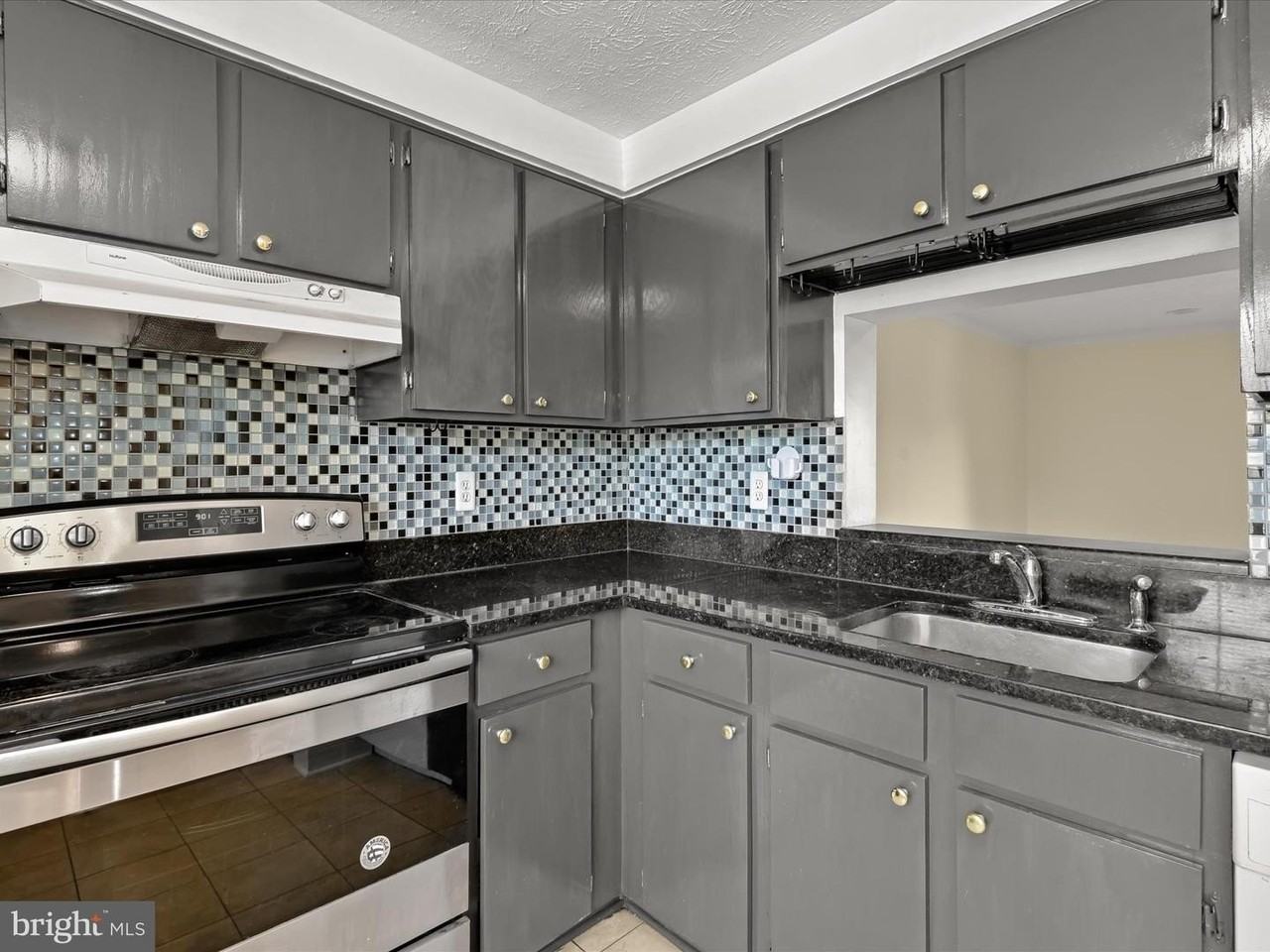 23 Ivy Oak Ct - Photo 7 of 33