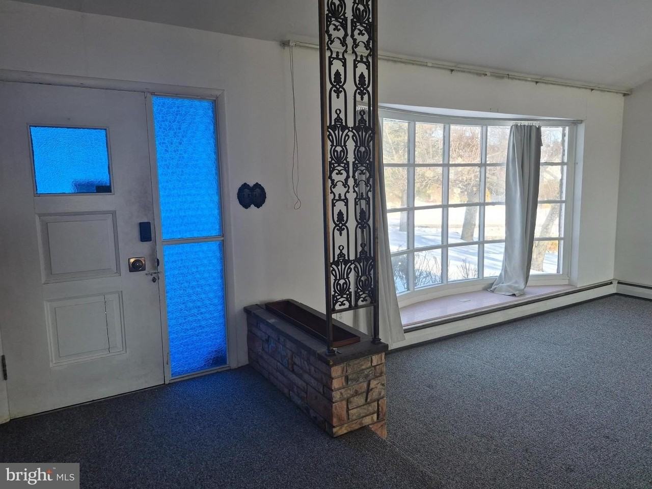 901 Montgomery Ave - Photo 2 of 13