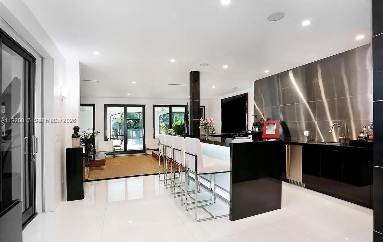 6611 Leonardo St - Photo 7 of 24