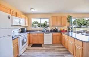 featured image of 250 Sw Homeland Rd #0