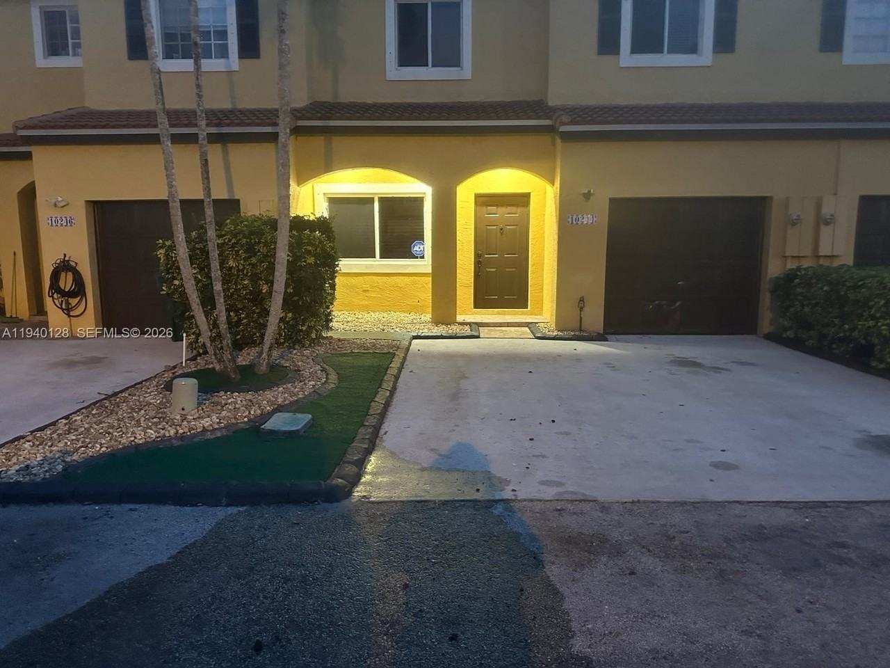 10244 Sw 20th St #10244 - Photo 2 of 21