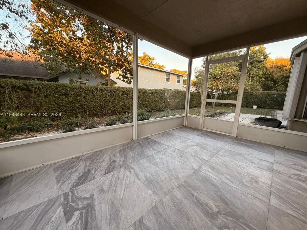 10227 Sw 55th Ln - Photo 5 of 34