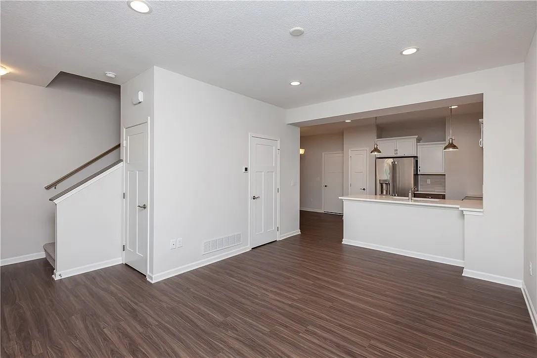 1257 S 91st St #0 - Photo 4 of 8