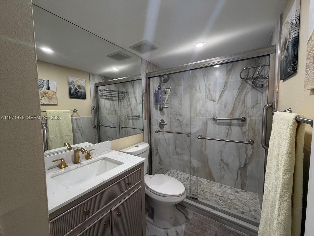 5270 Ne 6th Ave #E29 - Photo 6 of 18