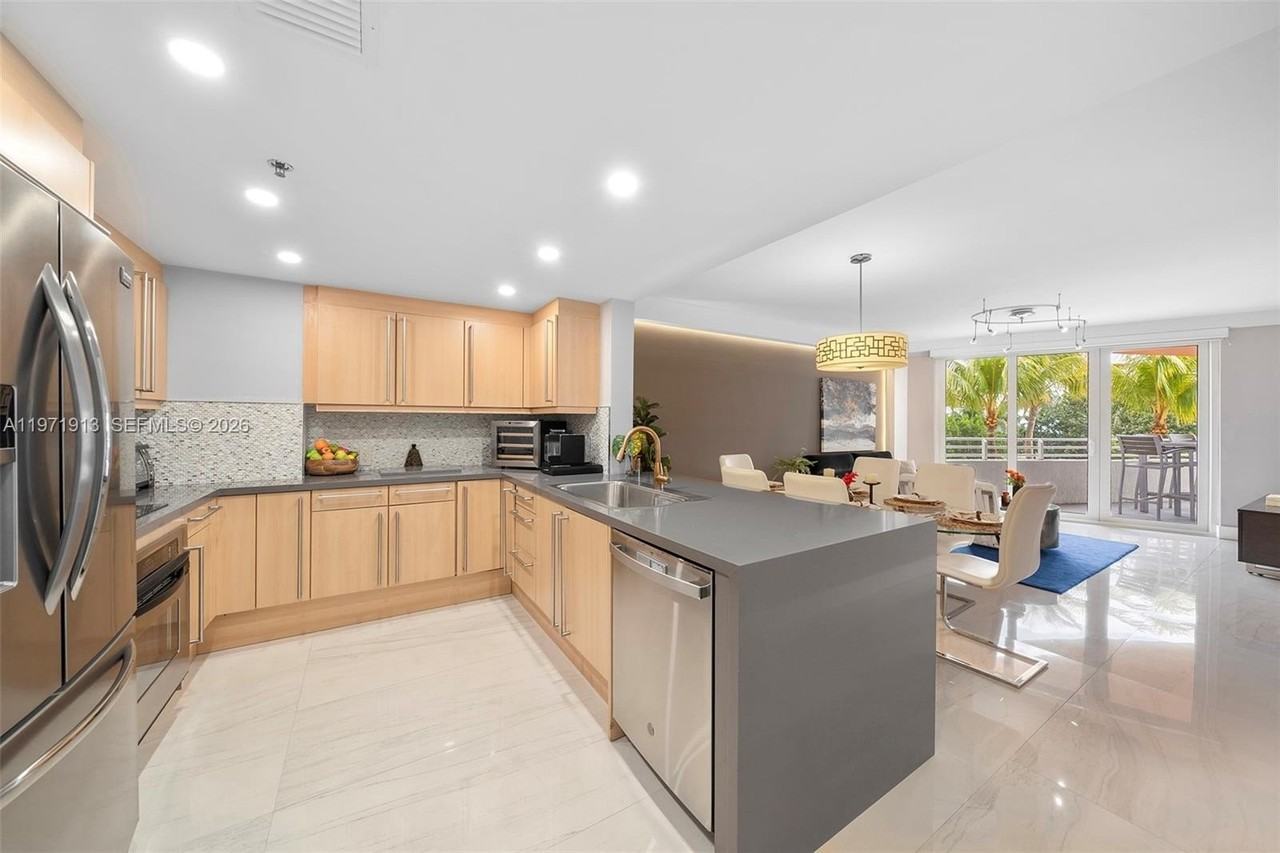 226 Ocean Dr #3C - Photo 3 of 41