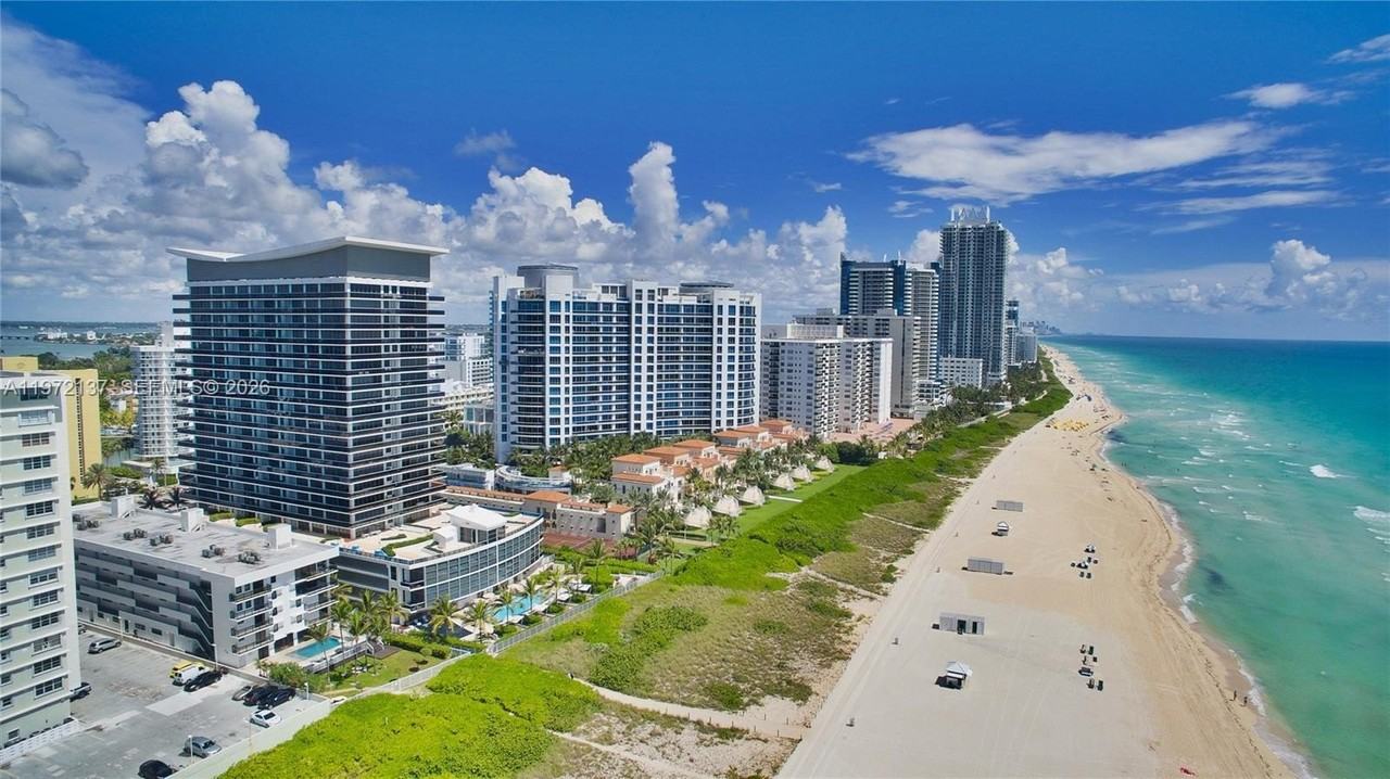 5875 Collins Ave #1008 - Photo 3 of 21