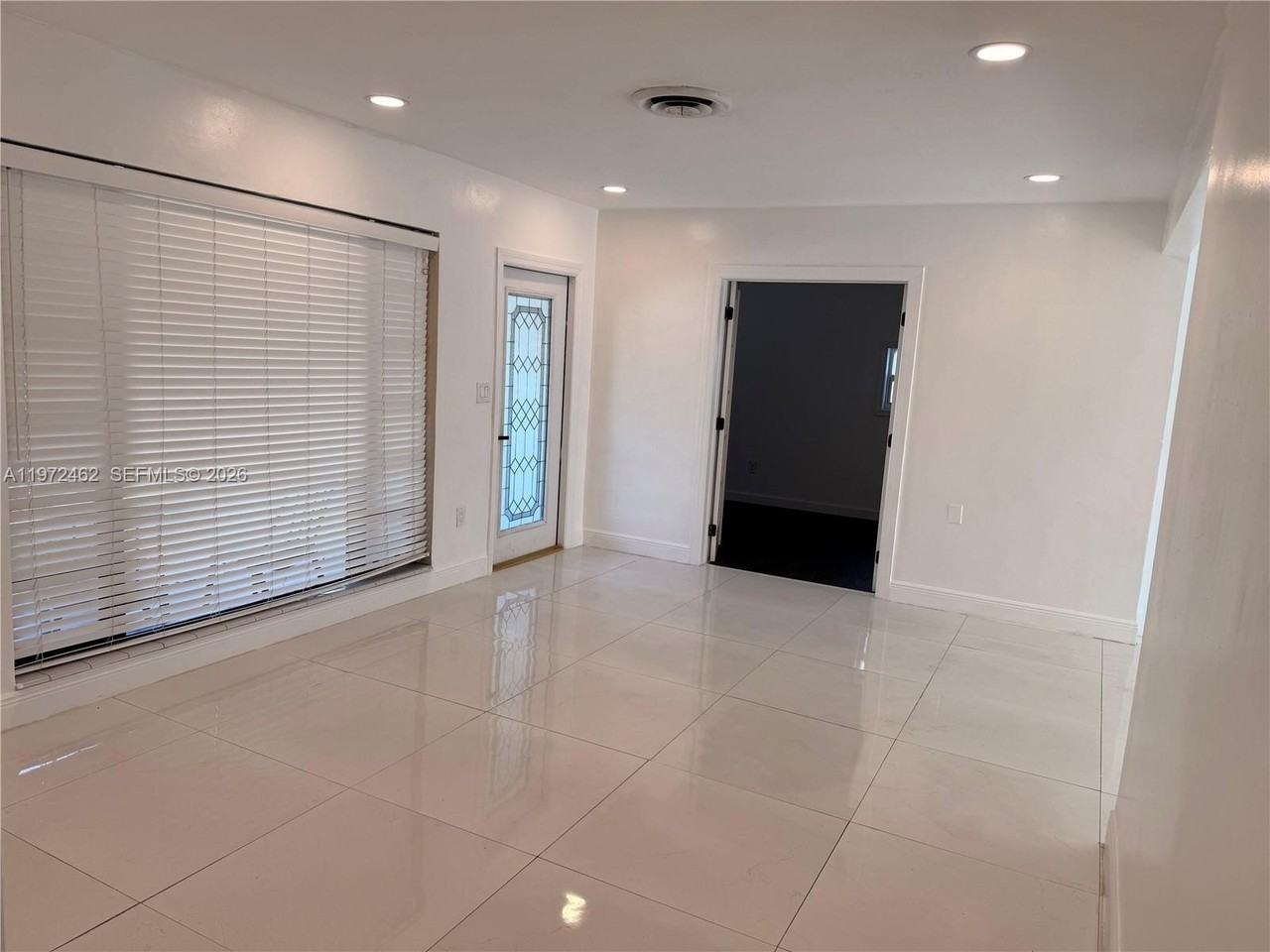 2813 Bahama Dr - Photo 3 of 25