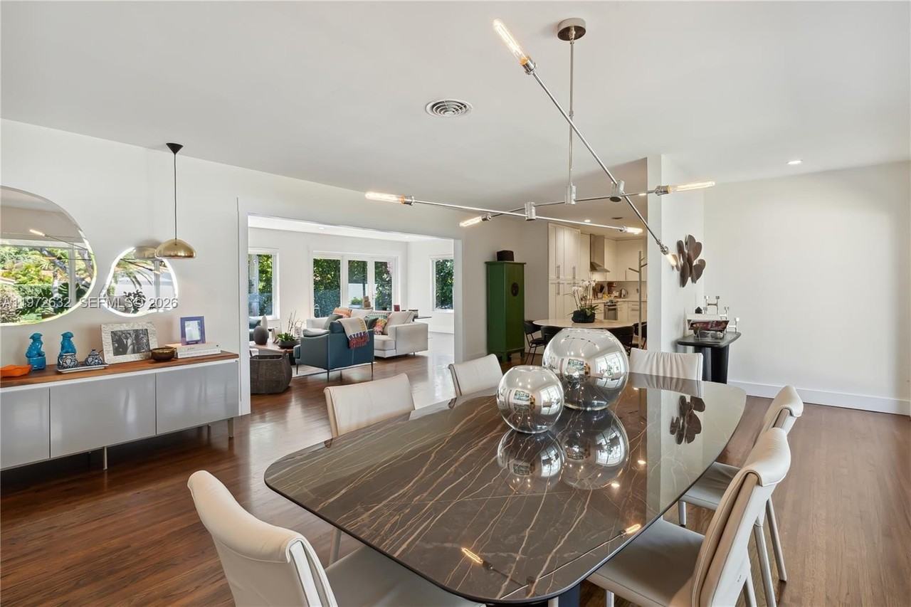 408 Como Ave - Photo 3 of 17