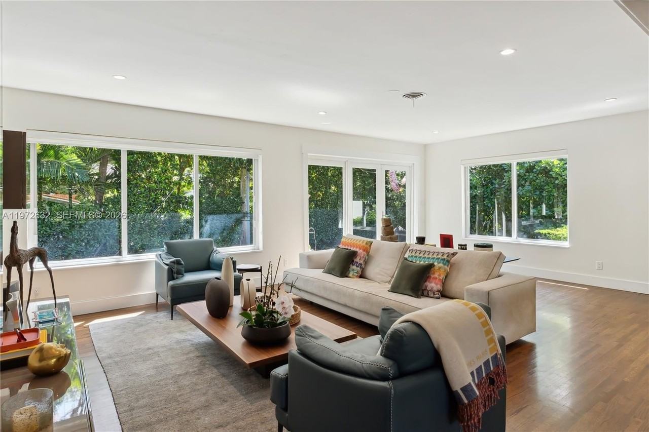 408 Como Ave - Photo 4 of 17