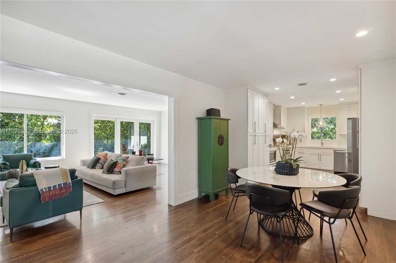 408 Como Ave - Photo 7 of 17