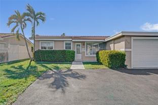 949 Se 10th Ct - Photo 1 of 1