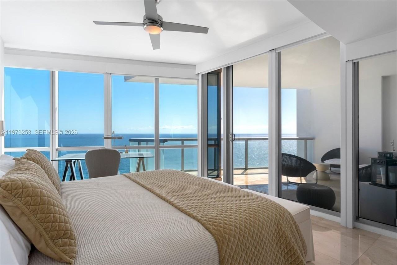 17121 Collins Ave #2405 - Photo 3 of 50