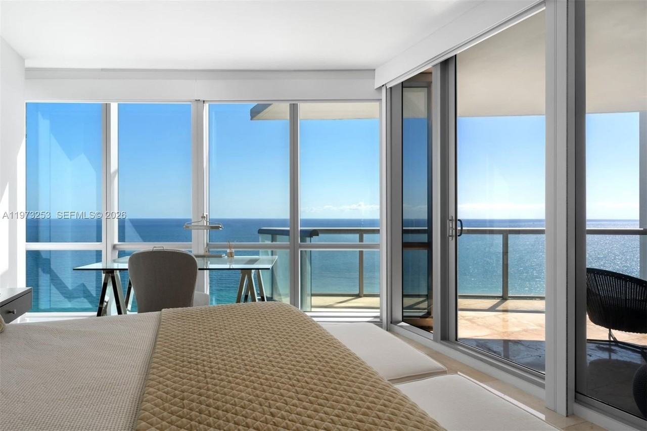 17121 Collins Ave #2405 - Photo 4 of 50