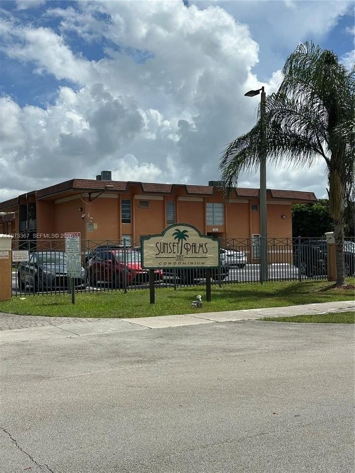 9487 Sw 76th St #M8 - Photo 2 of 20