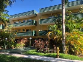 1975 Ne 135th St #2D - Photo 1 of 1