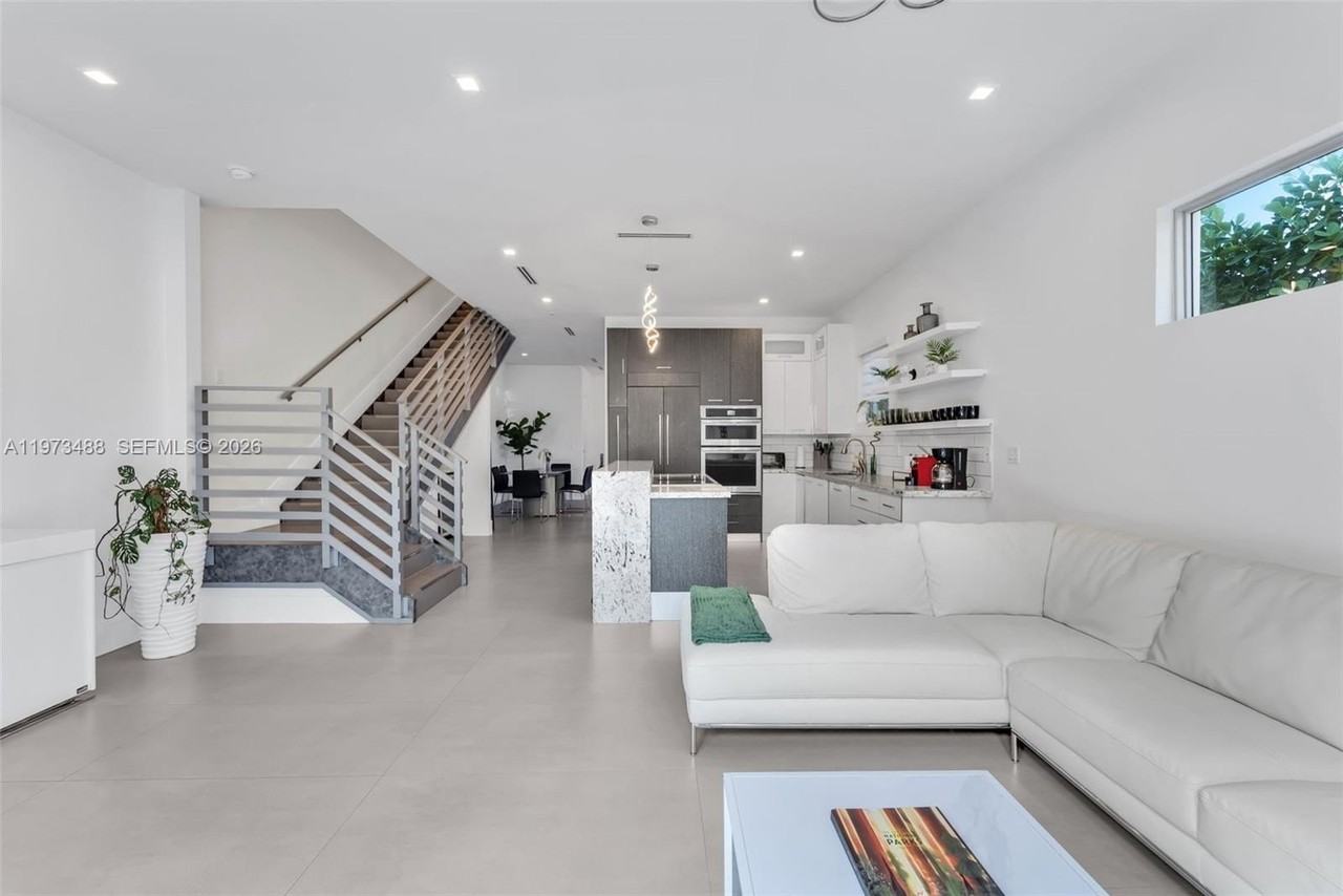 3055 Carter St #3055 - Photo 2 of 32