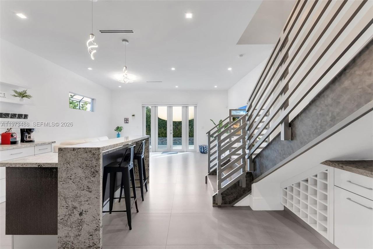 3055 Carter St #3055 - Photo 3 of 32