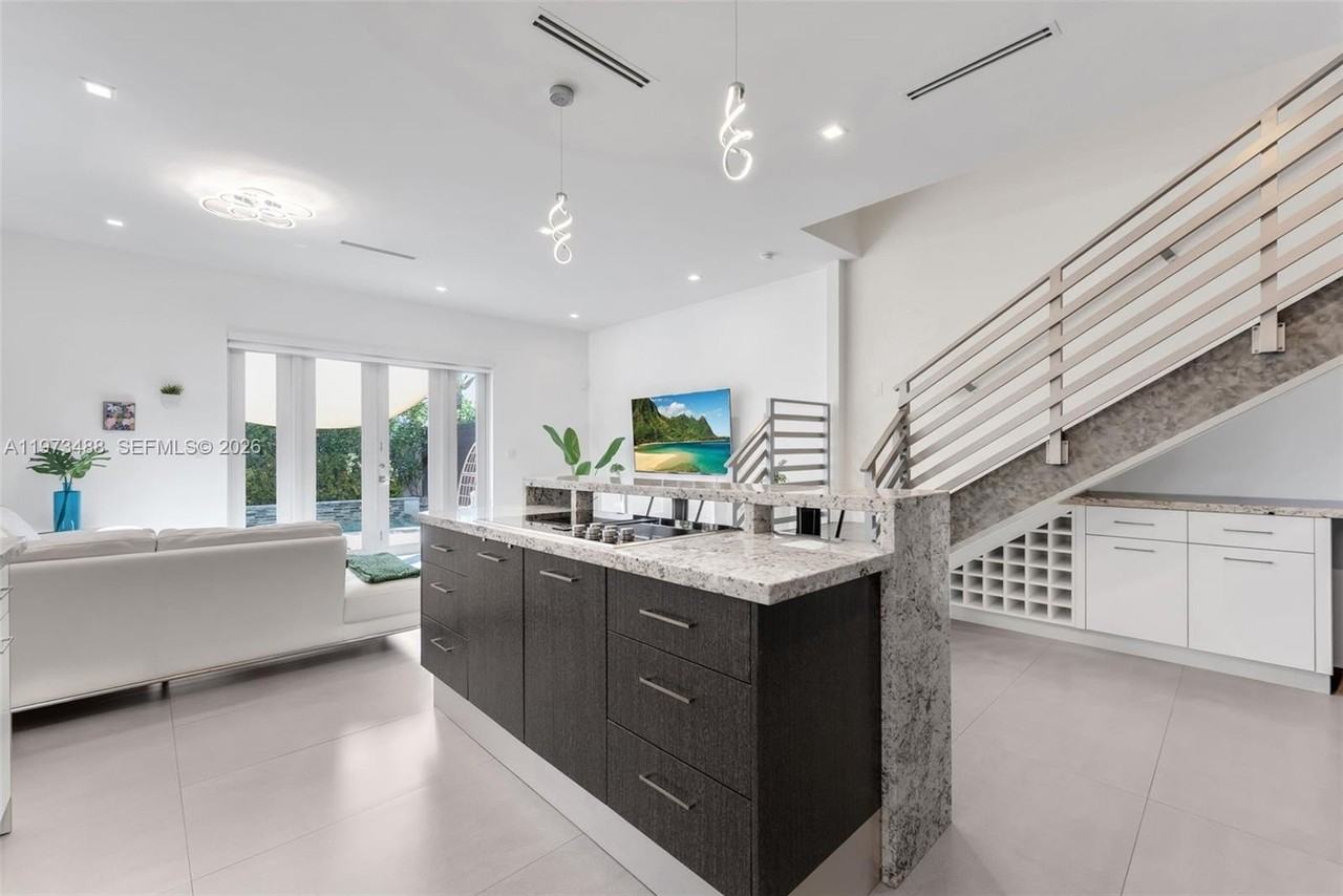 3055 Carter St #3055 - Photo 7 of 32