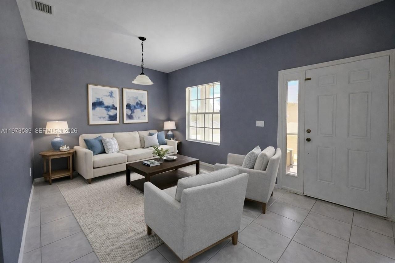 2502 10th St W #2502 - Photo 6 of 44