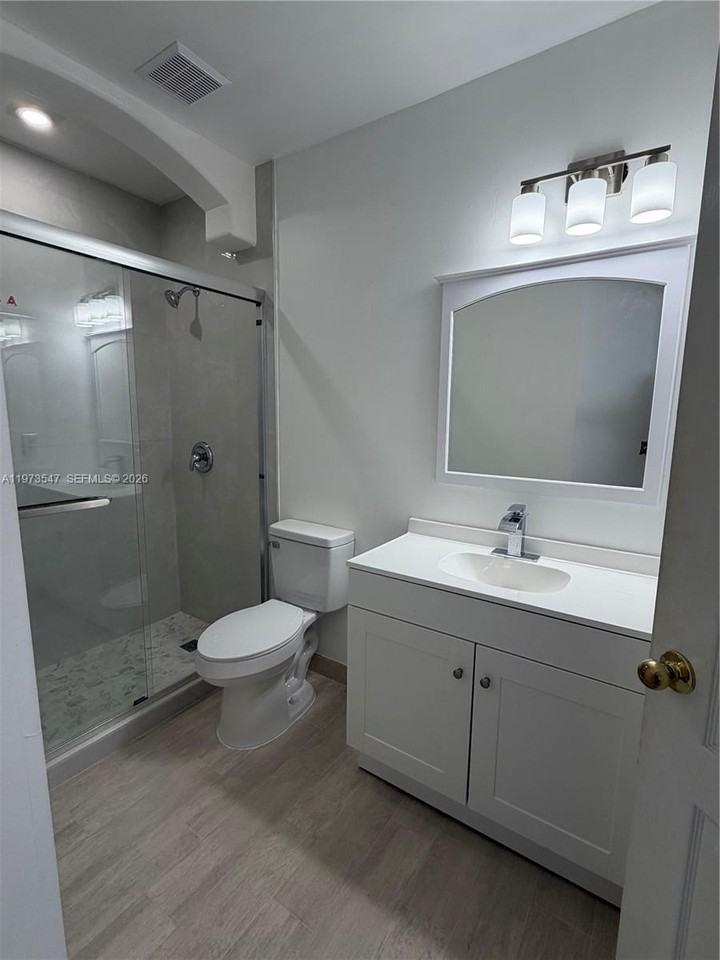 8336 Nw 10th St #8H - Photo 7 of 11