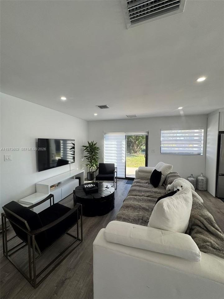 12534 Sw 27th St #0 - Photo 4 of 49