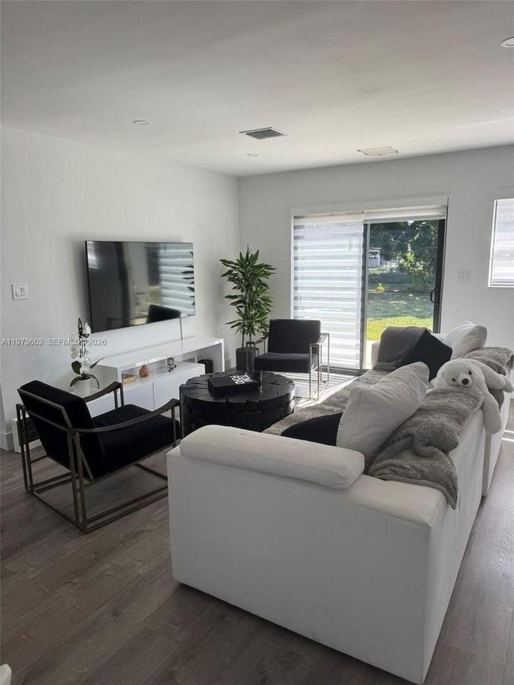 12534 Sw 27th St #0 - Photo 6 of 49