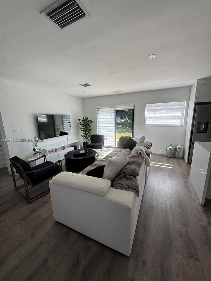 12534 Sw 27th St #0 - Photo 7 of 49