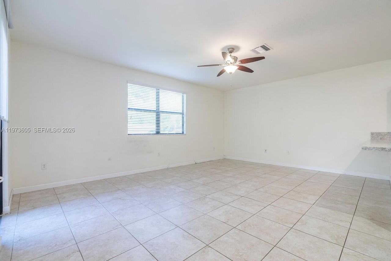 516 Se 35th Ter - Photo 6 of 25