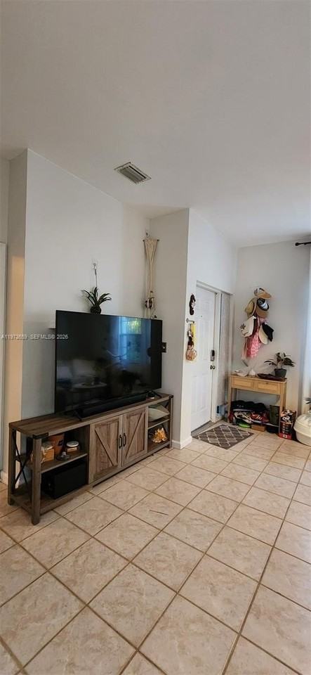 2850 Coconut Ave #7 - Photo 5 of 12