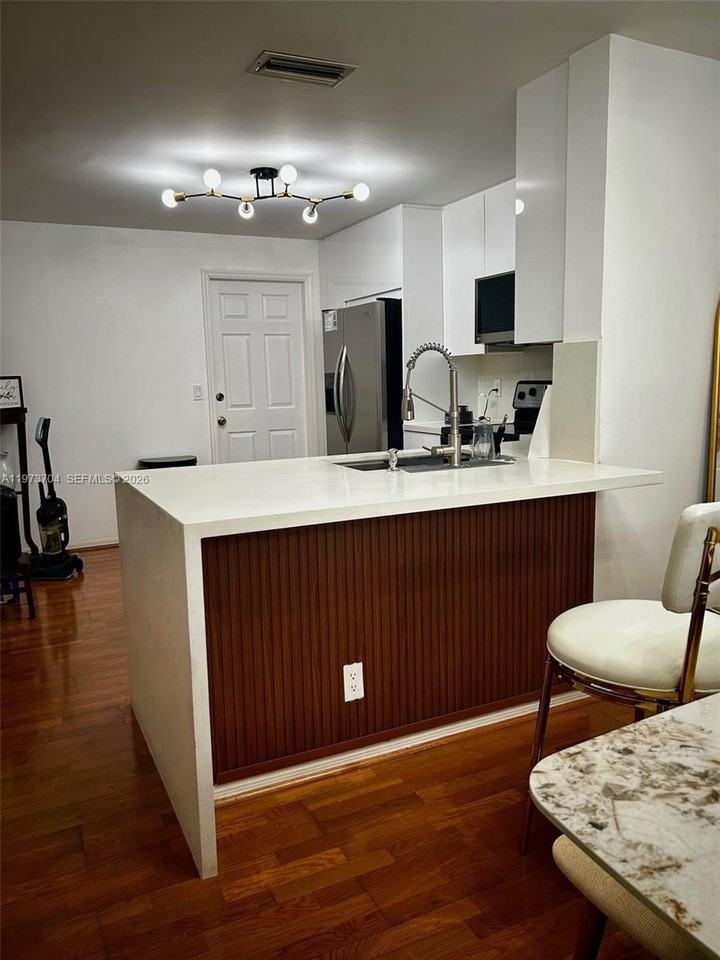 1111 Sorrento Dr #1111 - Photo 7 of 25