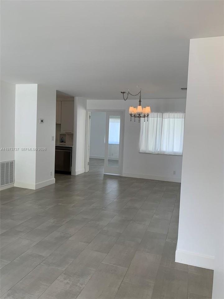 4411 W Broward Blvd - Photo 3 of 19