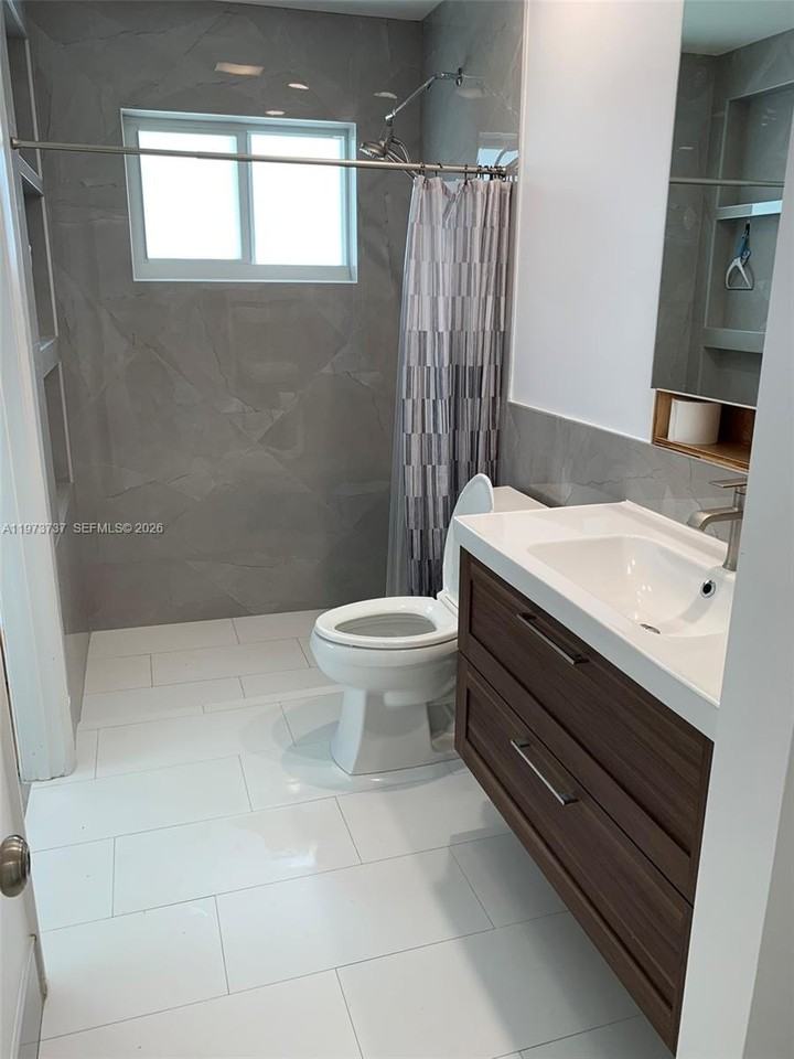 4411 W Broward Blvd - Photo 4 of 19