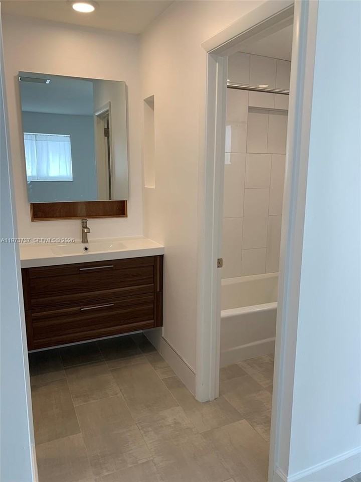 4411 W Broward Blvd - Photo 7 of 19