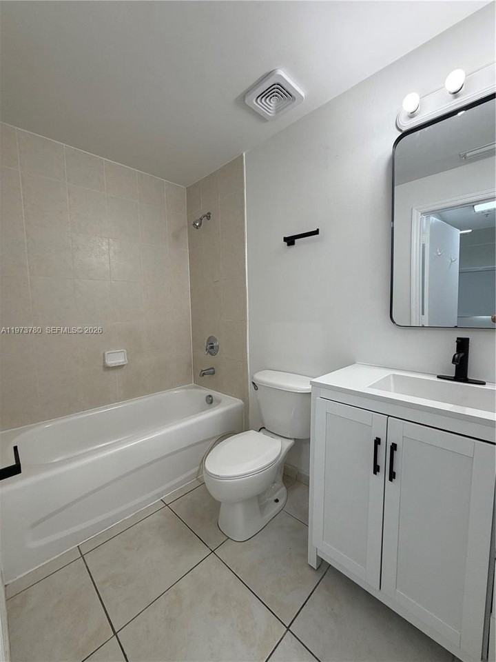 7290 Nw 114th Ave #102-7 - Photo 6 of 10