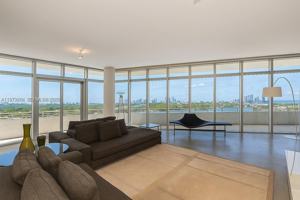 featured image of 6101 Aqua Ave #702