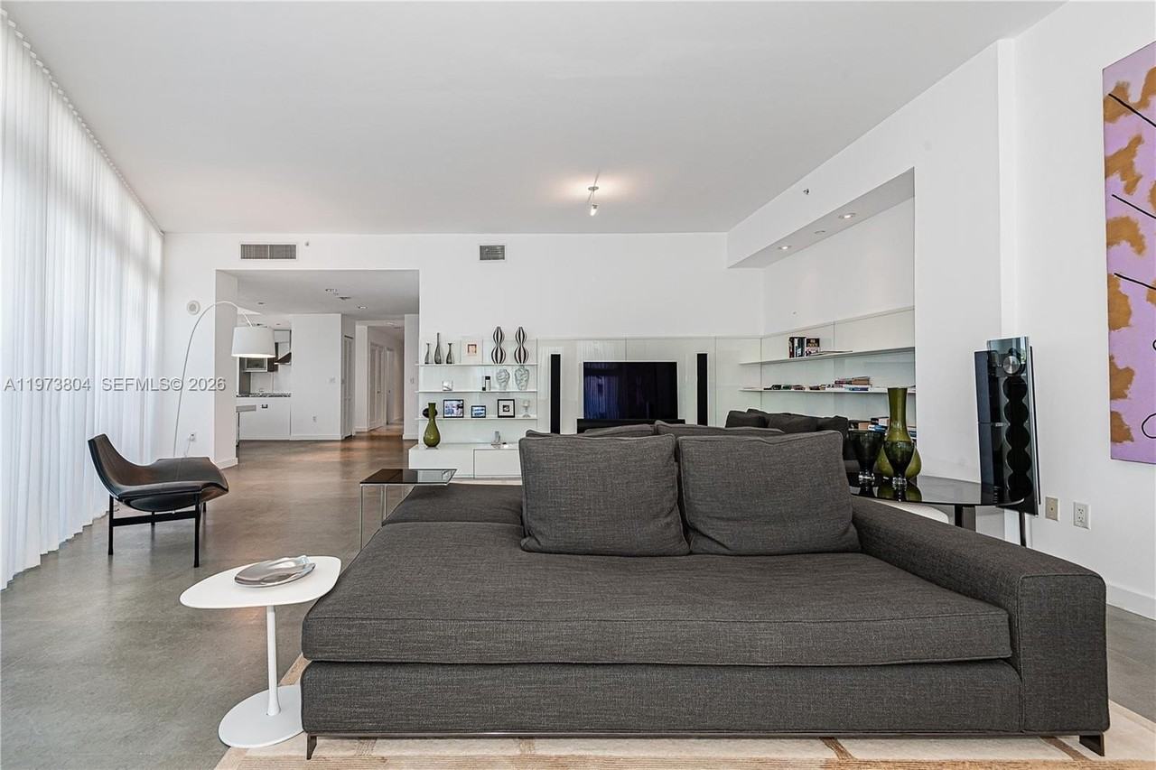 6101 Aqua Ave #702 - Photo 4 of 29