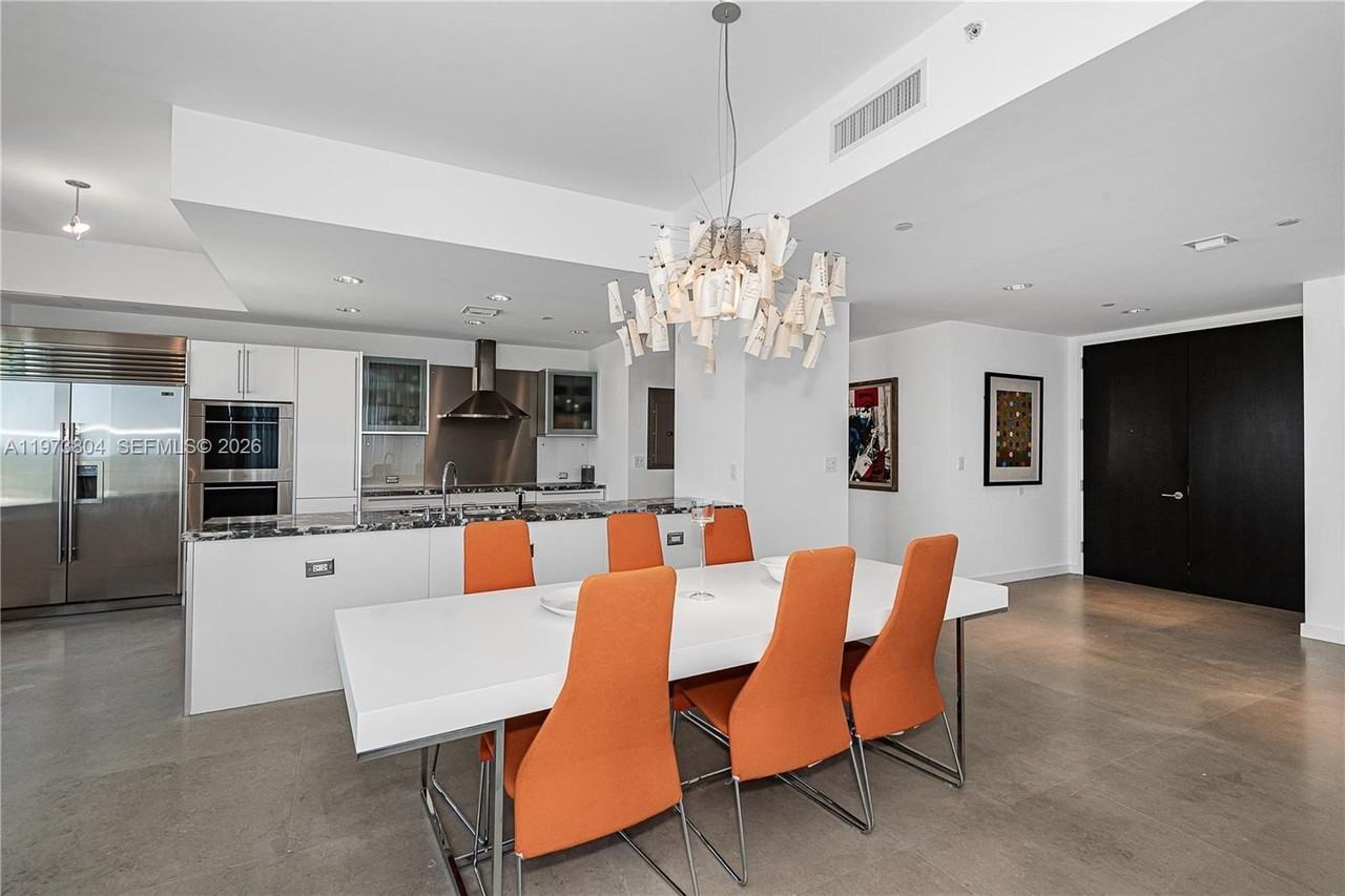 6101 Aqua Ave #702 - Photo 7 of 29