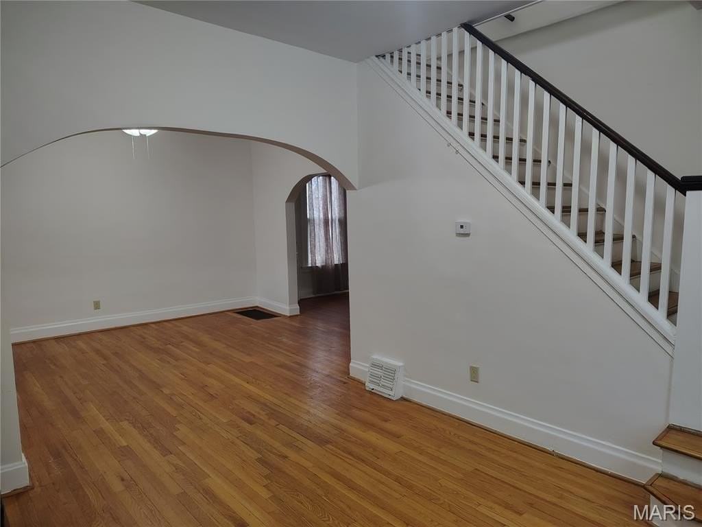 3246 S Big Bend Blvd - Photo 2 of 22