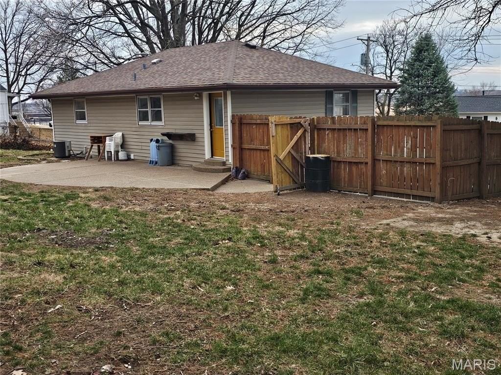 206 Lake Ave - Photo 3 of 22